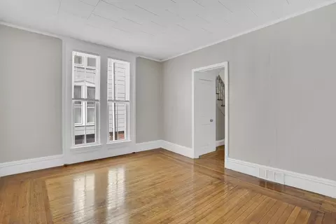 52 Thompson St, Springfield, MA 01109 photo 13