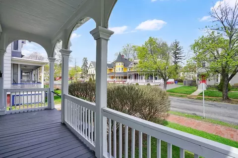 52 Thompson St, Springfield, MA 01109 photo 8