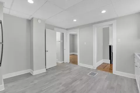 52 Thompson St, Springfield, MA 01109 photo 18