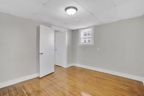 52 Thompson St, Springfield, MA 01109 photo 32