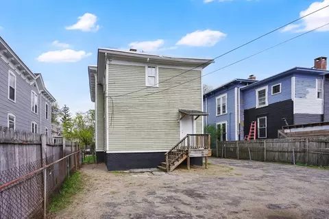 52 Thompson St, Springfield, MA 01109 photo 6