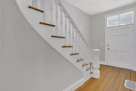 52 Thompson St, Springfield, MA 01109 photo 11