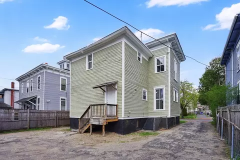 52 Thompson St, Springfield, MA 01109 photo 4