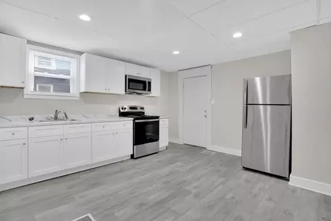 52 Thompson St, Springfield, MA 01109 photo 15