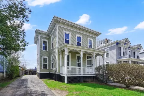52 Thompson St, Springfield, MA 01109 photo 3