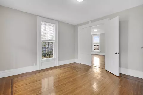 52 Thompson St, Springfield, MA 01109 photo 25