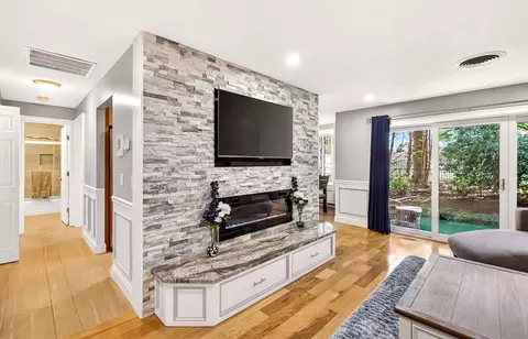 31 Church Grn #102, Taunton, MA 02780