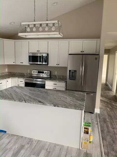 86 Beaumont Ave, Chicopee, MA 01013 photo 2
