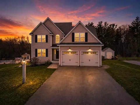 12 Poplar Hill Cir, Merrimac, MA 01860