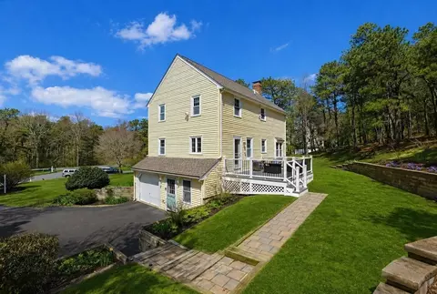 27 Village West Trl, Plymouth, MA 02360