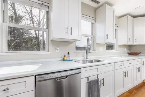 26 Cedar St #2, Marblehead, MA 01945 photo 12