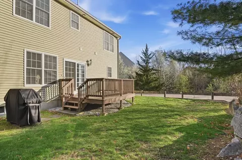 43 Knowlton Cir #43, Upton, MA 01568 photo 35