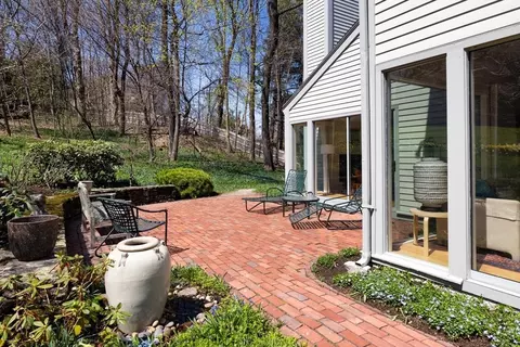Exterior - 185 Warren St, Brookline, MA 02445 photo 2 of 5
