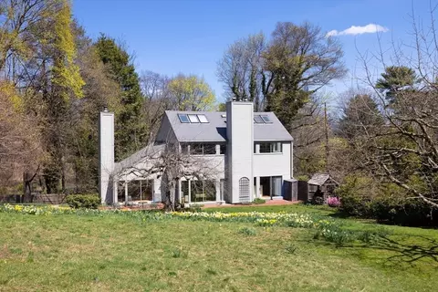 Exterior - 185 Warren St, Brookline, MA 02445 photo 4 of 5