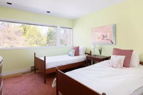 Bedroom - 185 Warren St, Brookline, MA 02445 photo 2 of 5