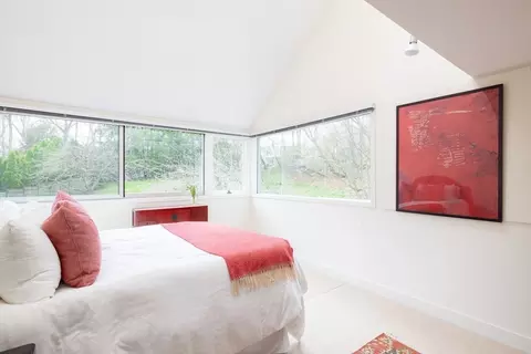 Bedroom - 185 Warren St, Brookline, MA 02445 photo 3 of 5