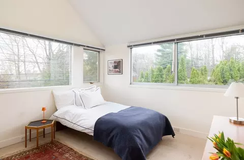 Bedroom - 185 Warren St, Brookline, MA 02445 photo 5 of 5