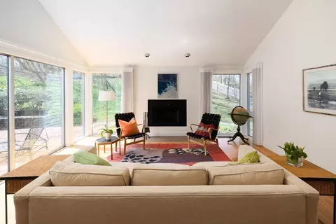 Living - 185 Warren St, Brookline, MA 02445 photo 1 of 4