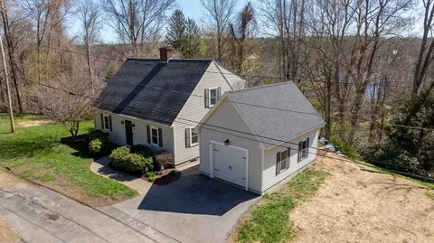4 Avalon Pl, West Brookfield, MA 01585