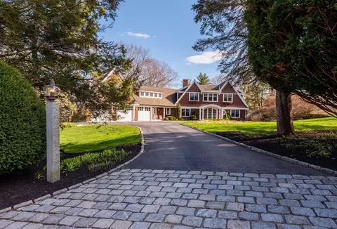37 Forster Rd, Manchester, MA 01944