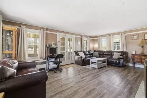 Living - 6 Birch St, Wareham, MA 02571 photo 2 of 3