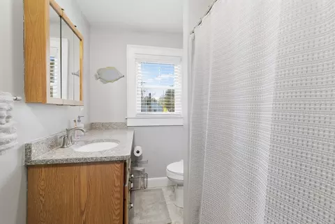 Bath - 6 Birch St, Wareham, MA 02571 photo 1 of 1