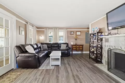 Living - 6 Birch St, Wareham, MA 02571 photo 1 of 3
