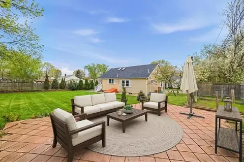 39 Brook St, Mansfield, MA 02048 photo 2