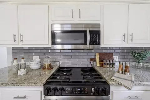 39 Brook St, Mansfield, MA 02048 photo 5