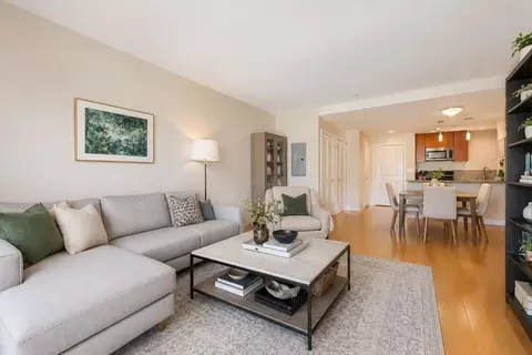 16 Miner St #501, Boston, MA 02215