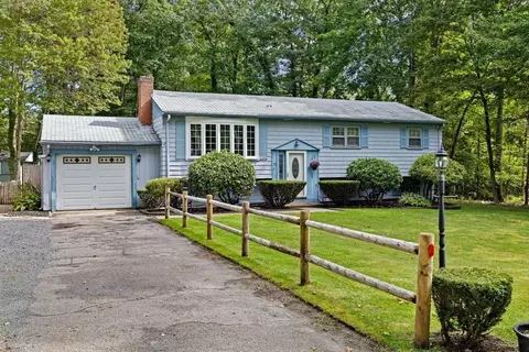 276 Woodland Dr, Hanover, MA 02339