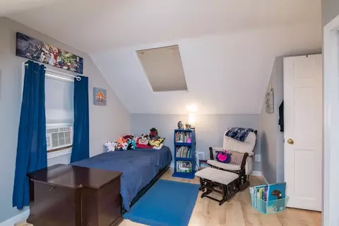 Bedroom - 222 Plumtree Rd, Springfield, MA 01118 photo 3 of 4