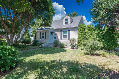 Exterior - 222 Plumtree Rd, Springfield, MA 01118 photo 4 of 4