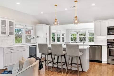 72 Oakcrest Rd, Needham, MA 02492 photo 6