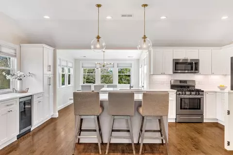 72 Oakcrest Rd, Needham, MA 02492 photo 5