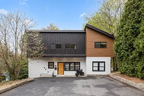 335 Salisbury St, Worcester, MA 01609