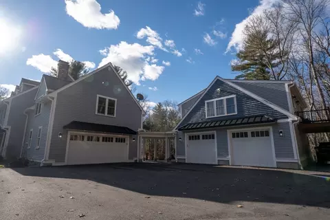 Exterior - 8 Stearns Rd, Upton, MA 01568 photo 3 of 8