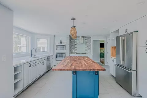 Kitchen - 8 Stearns Rd, Upton, MA 01568 photo 6 of 9