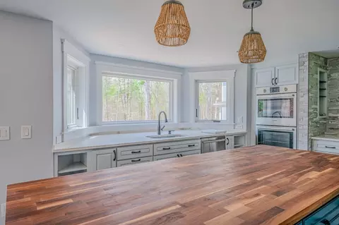 Kitchen - 8 Stearns Rd, Upton, MA 01568 photo 7 of 9