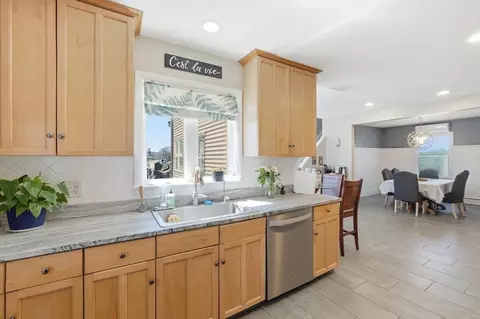 Kitchen - 334 Killdeer Rd, Webster, MA 01570 photo 2 of 4