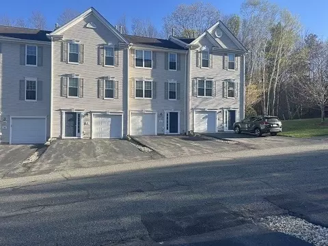 26 Daffodil Ct #26, Grafton, MA 01560