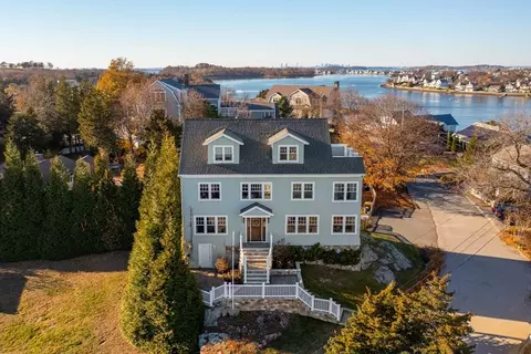 77 Salisbury St, Hull, MA 02045