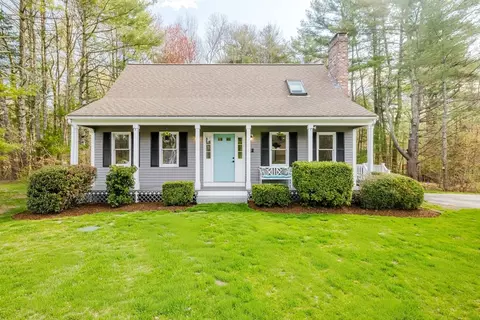 29 Colony Ln, Taunton, MA 02780
