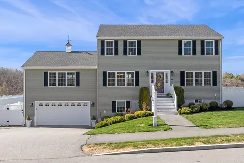 18 Gedney Dr, Peabody, MA 01960