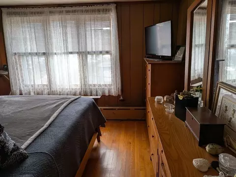 Bedroom - 7 Willis Ave, Winthrop, MA 02152 photo 4 of 7