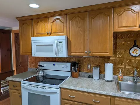 Kitchen - 7 Willis Ave, Winthrop, MA 02152 photo 7 of 9