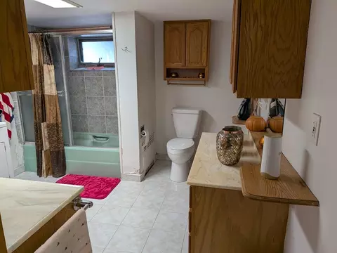 Bath - 7 Willis Ave, Winthrop, MA 02152 photo 2 of 3
