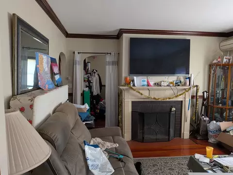 Living - 7 Willis Ave, Winthrop, MA 02152 photo 2 of 6