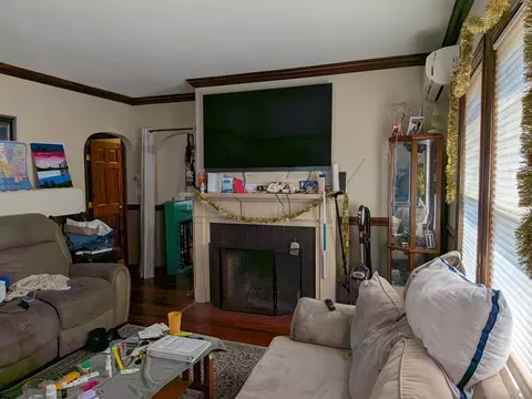 Living - 7 Willis Ave, Winthrop, MA 02152 photo 3 of 6