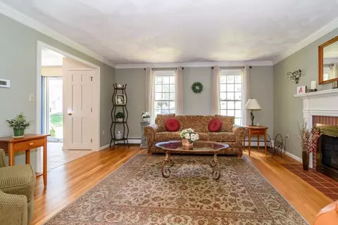 36 Bubbling Brook Rd, Walpole, MA 02081 photo 4